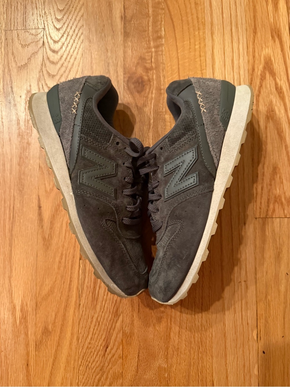 New Balance Womens 696 WL696BY Gray Running Shoes Sneakers Size 8 B